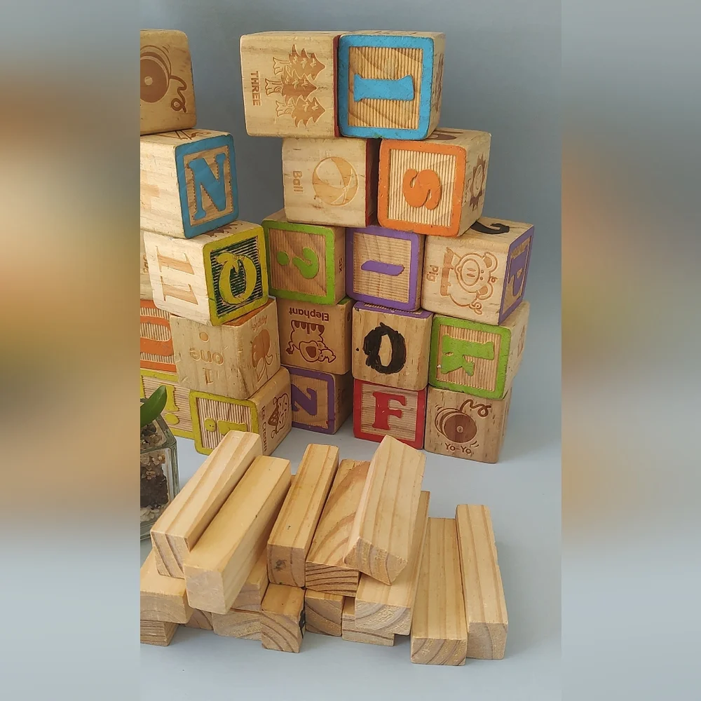 Bundle blocks wooden  variety in good condition